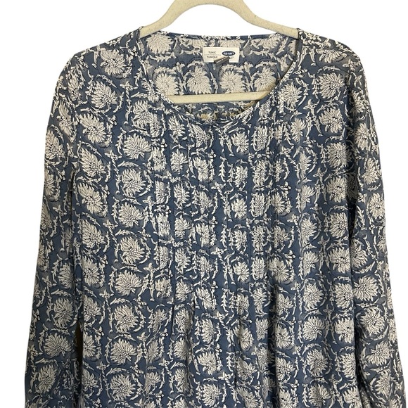 Old Navy Women's Blue and White Patterned Tunic Top Size M - Picture 3 of 5